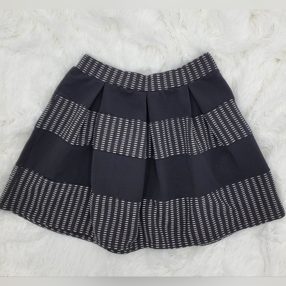 Joe B Chic Black and White Striped Skirt M (Juniors)